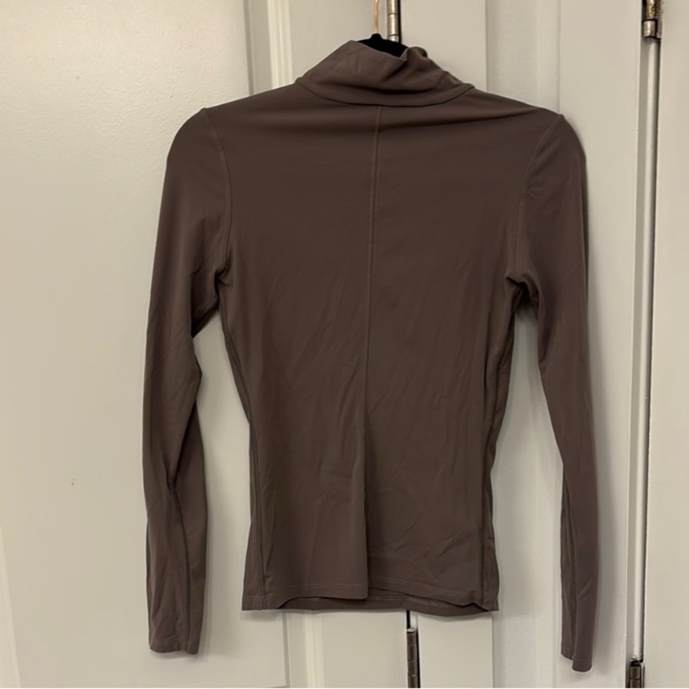 Stylish Mocha Long Sleeve Women's Top - Picture 4 of 5